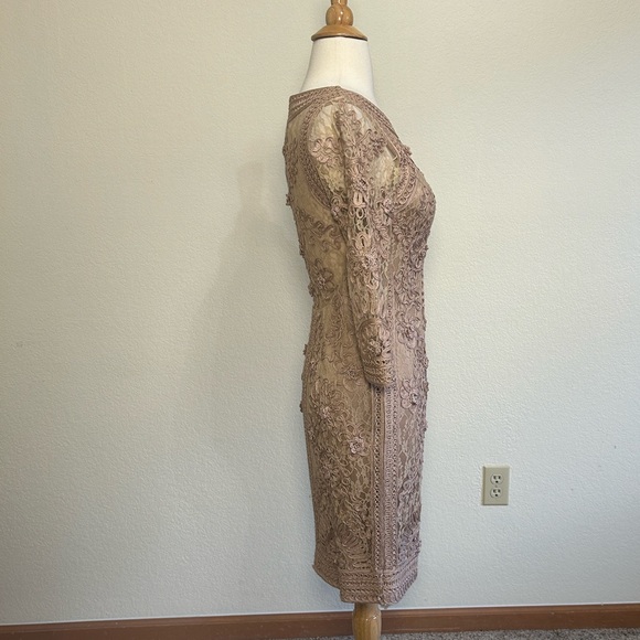 Sue Wong Nocturne Crochet Lace ribbon and rosette mesh sheath Beige dress size 2